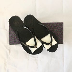 Tory Burch thin flip flops NEW